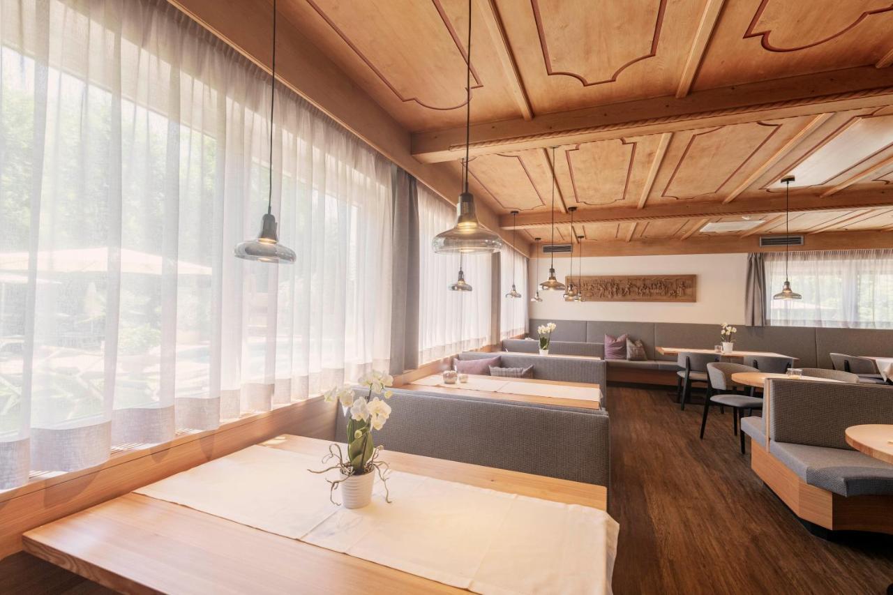 Wanderhotel Teiserhof Funes  Exterior foto