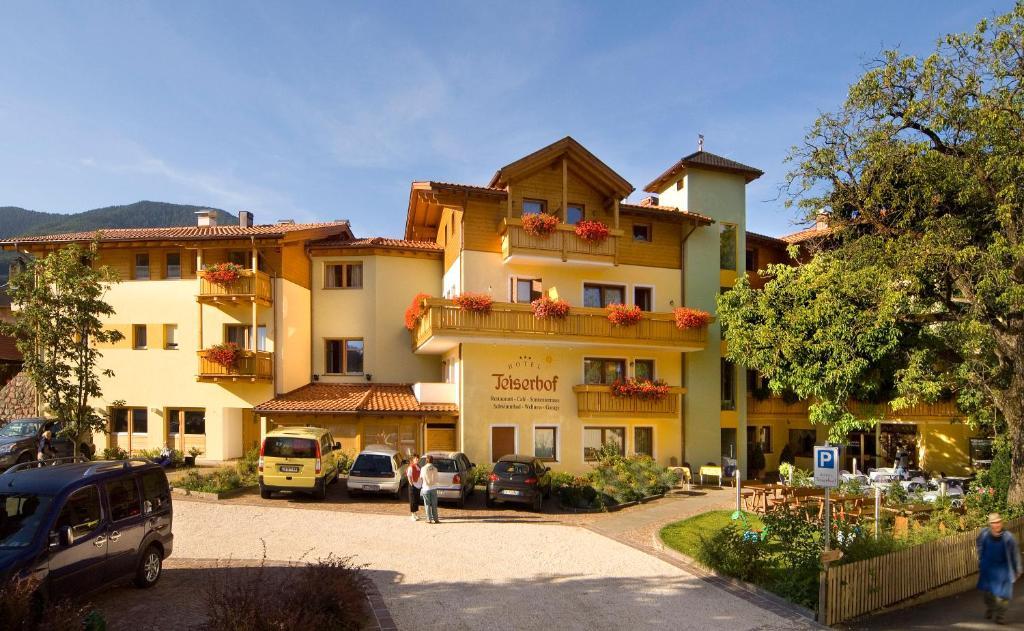 Wanderhotel Teiserhof Funes  Exterior foto
